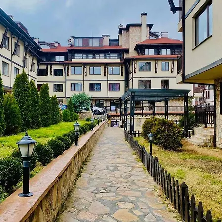 With Pool, Near The Lift アパート