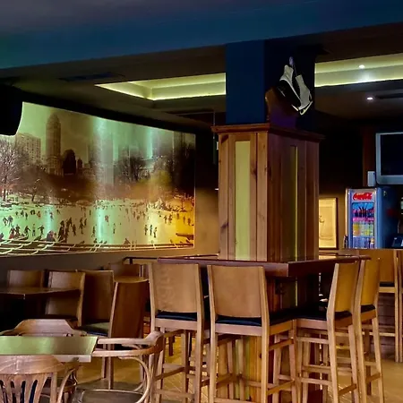 With Pool, Near The Lift アパート *