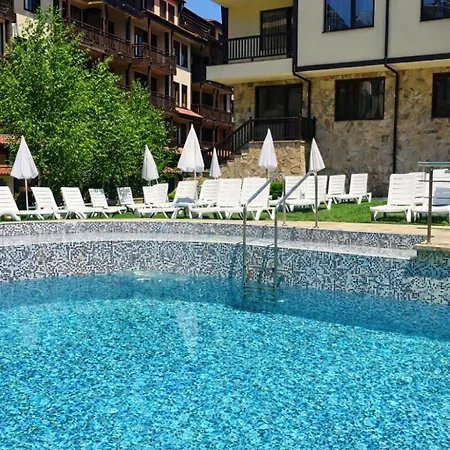 With Pool, Near The Lift Apartment *