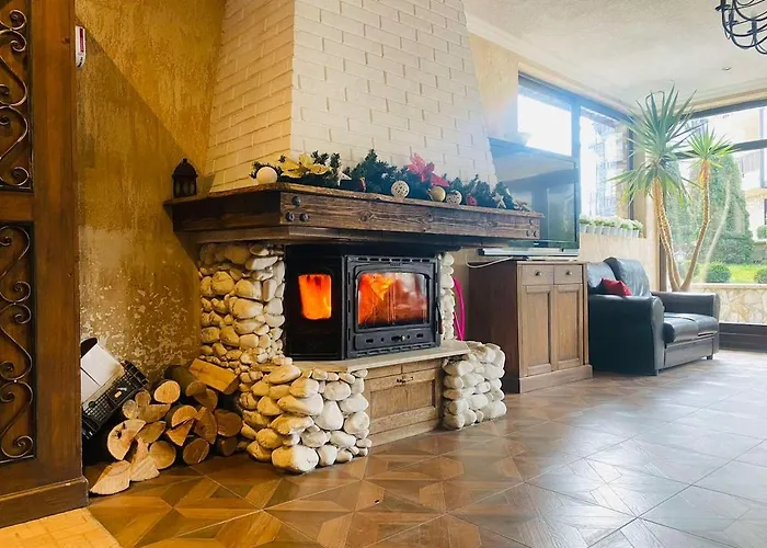 With Pool, Near The Lift Apartman