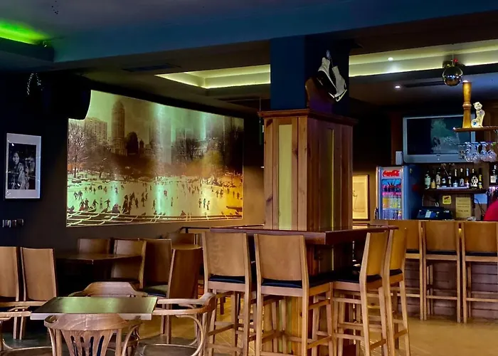 With Pool, Near The Lift Apartman *